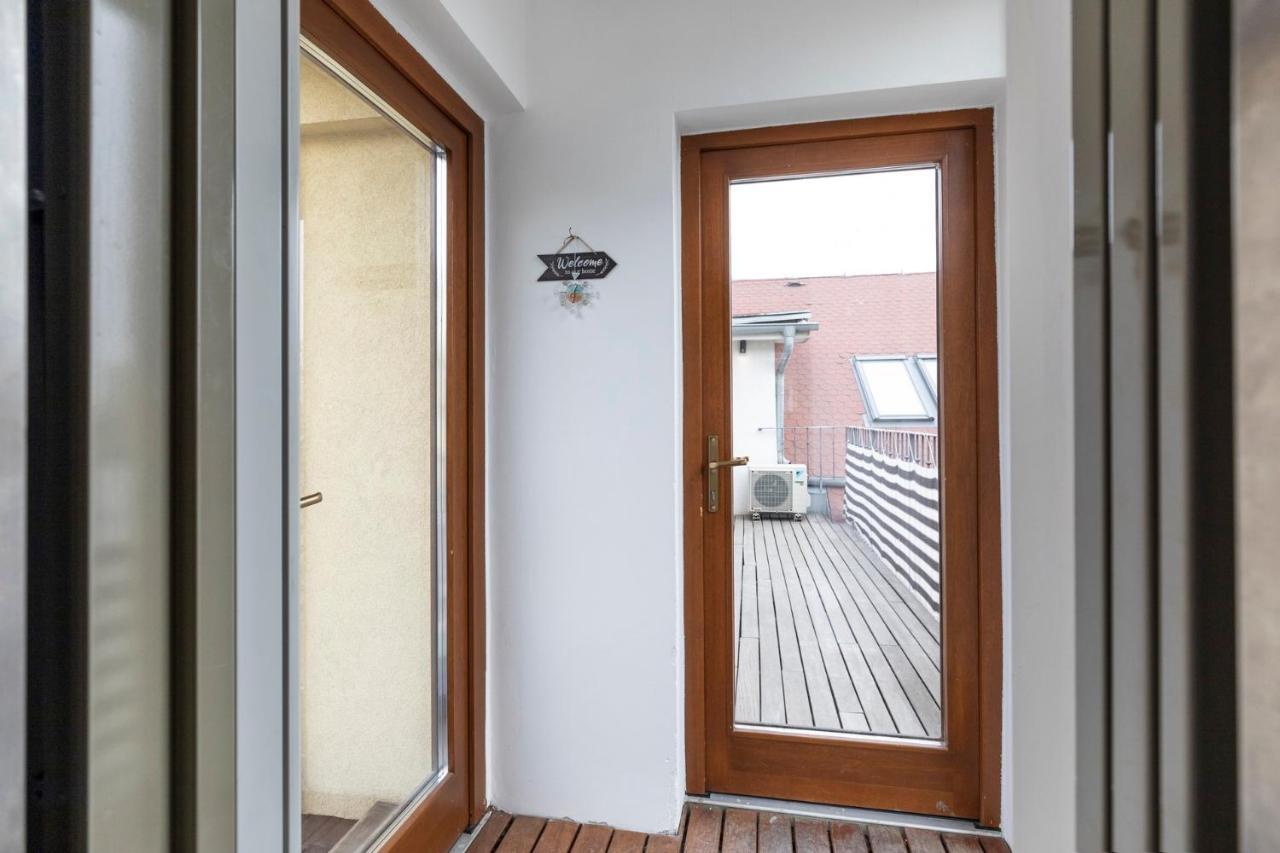 Beautiful And Romantic Penthouse With Two Terraces Bratislava Exterior photo